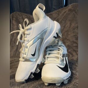 Nike White and Silver Athletic Cleats